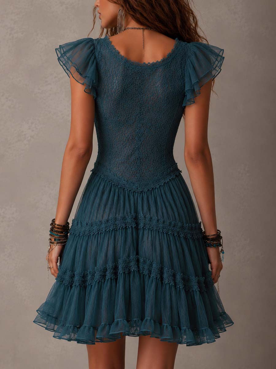 Delphine | Mini-Kleid mit Spitzen- und Chiffonrüschen in nostalgischem Blau