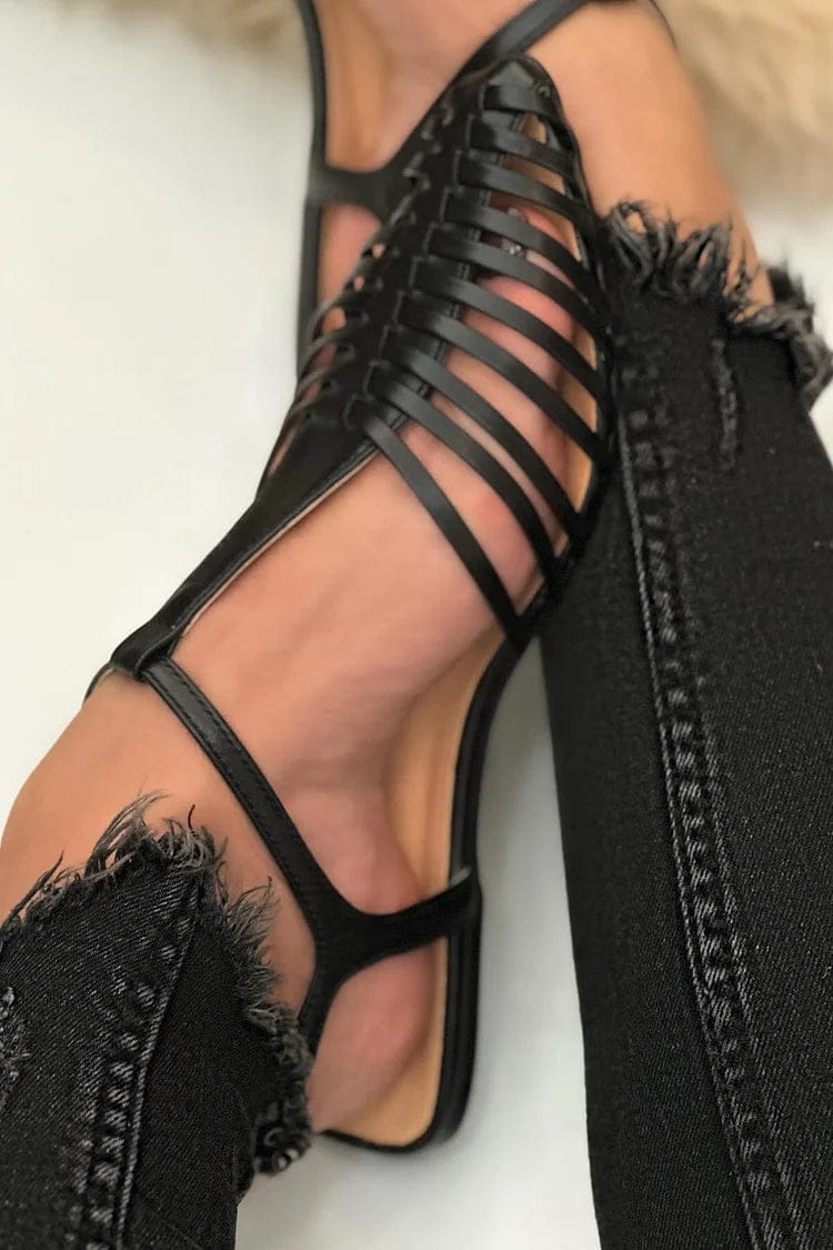 Wesentliche Schwarze Cut-Out Sandalen mit Spitzem Zehenbereich und T-Riemen