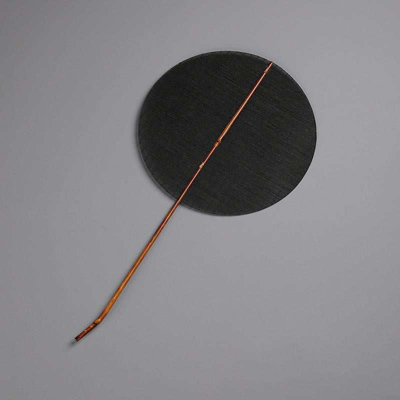 Handgefertigter runder Fächer im chinesischen Stil mit Buddha-Motiv und langem Bambusgriff
