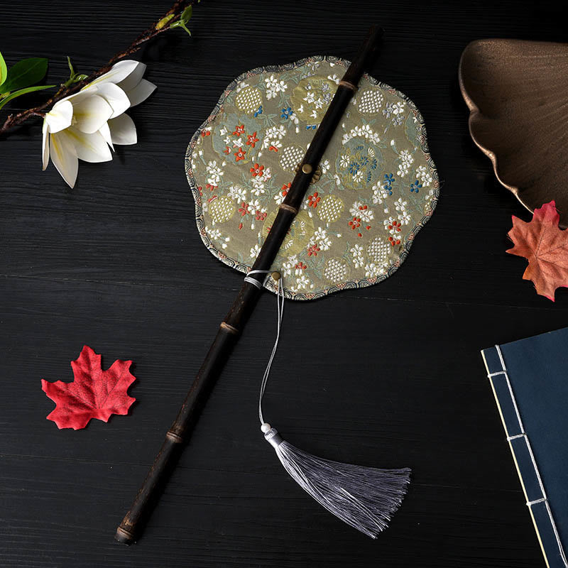 Handgemachter Fächer mit Buddha-Steinen und Blumenmuster – Pfirsich, Loquat, Kranich und Schmetterling – Langer lila Bambusgriff, tragbar und biegsam