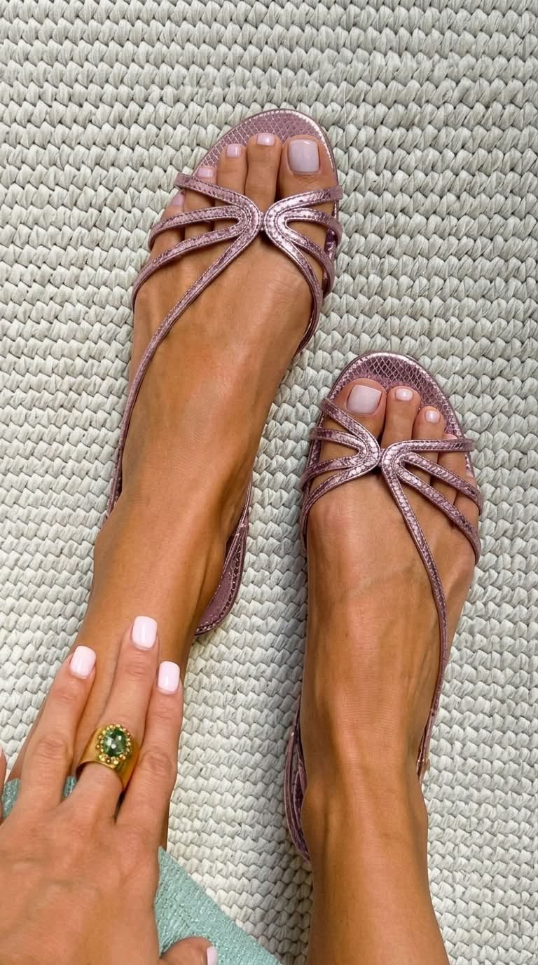 Schlangenleder-Effekt Sandalen mit Riemen in metallischem Glanz