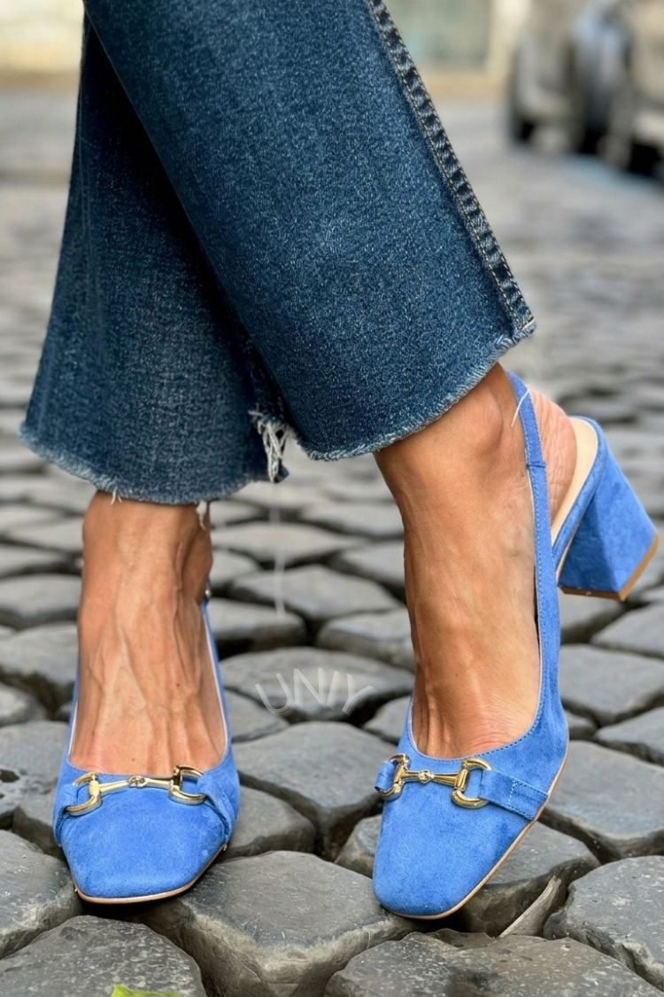 Olivefarbene Wildleder-Slingback-Pumps mit Blockabsatz