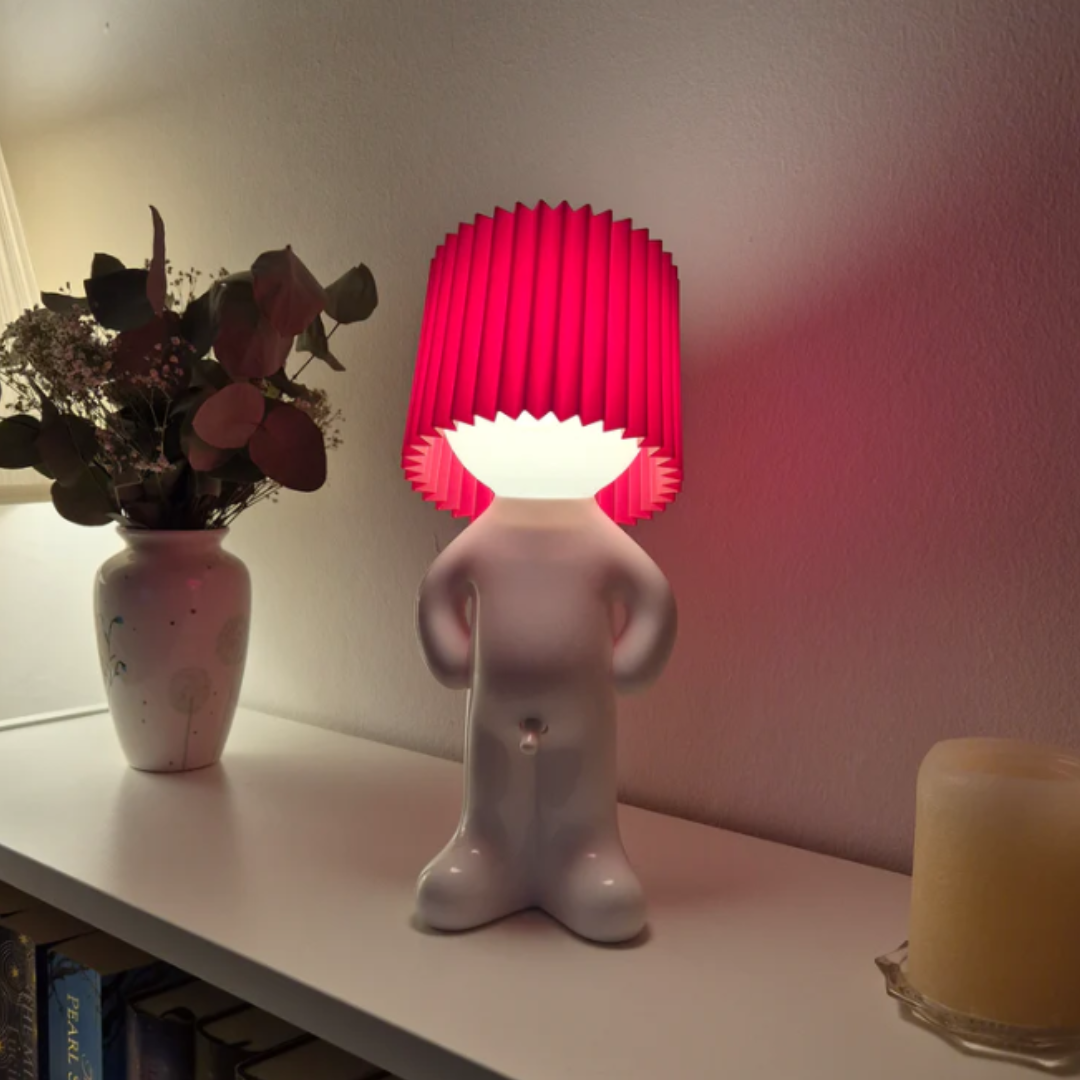 LeuchtMann™ – Dekorative Tischlampe mit Farbschirm
