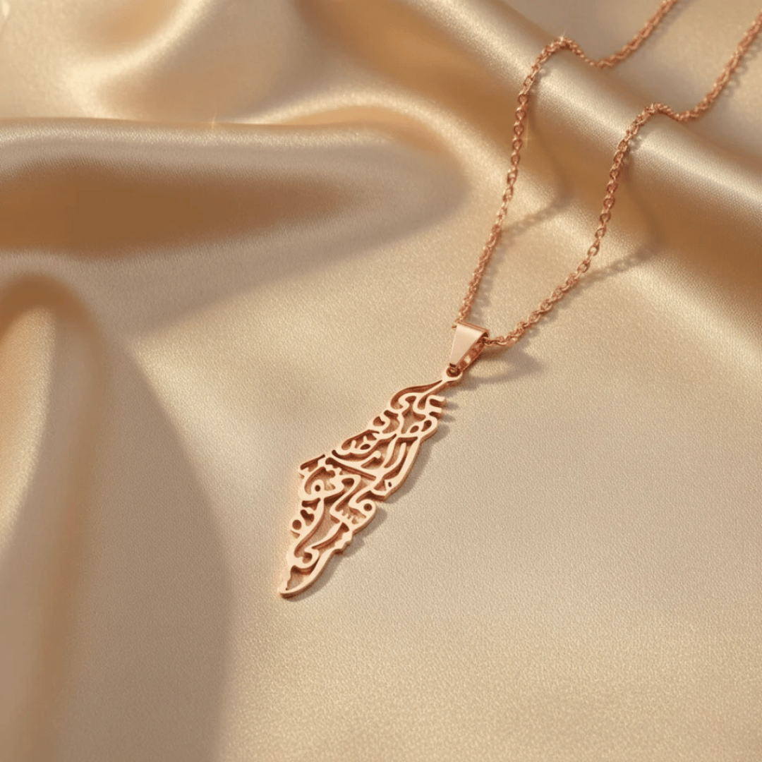 Almina™ - Filigrane Halskette mit Calligraphy-Design