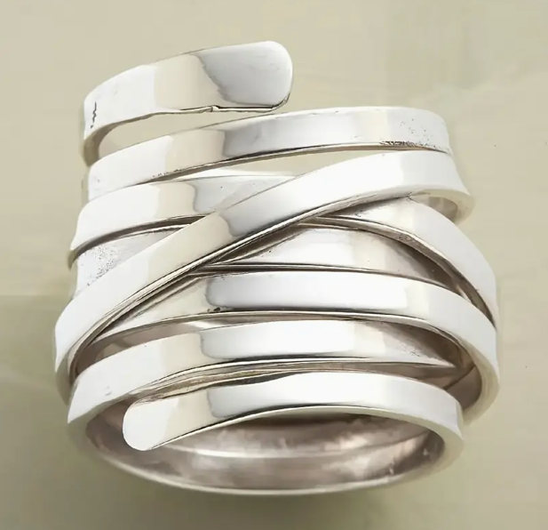 Vintage-Ring im Wirbel-Design