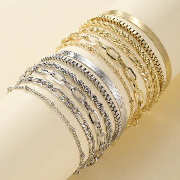 Set von 5 goldenen Armbändern