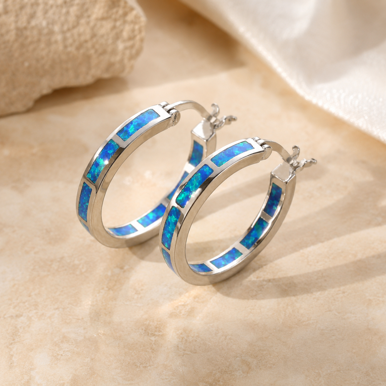 Elegante Kreisohrringe mit Blauem Feueropal