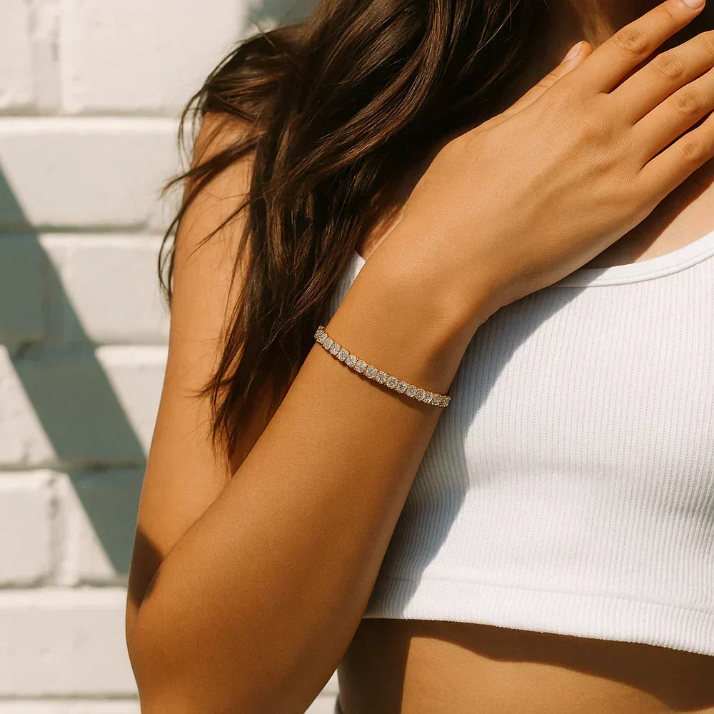 Goldenes Tennisarmband mit Moissanit-Steinen