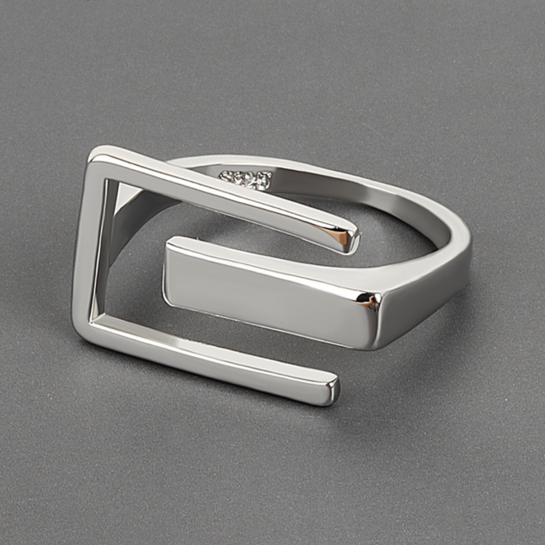 Verstellbarer Ring aus 925er Silber im modernen Stil