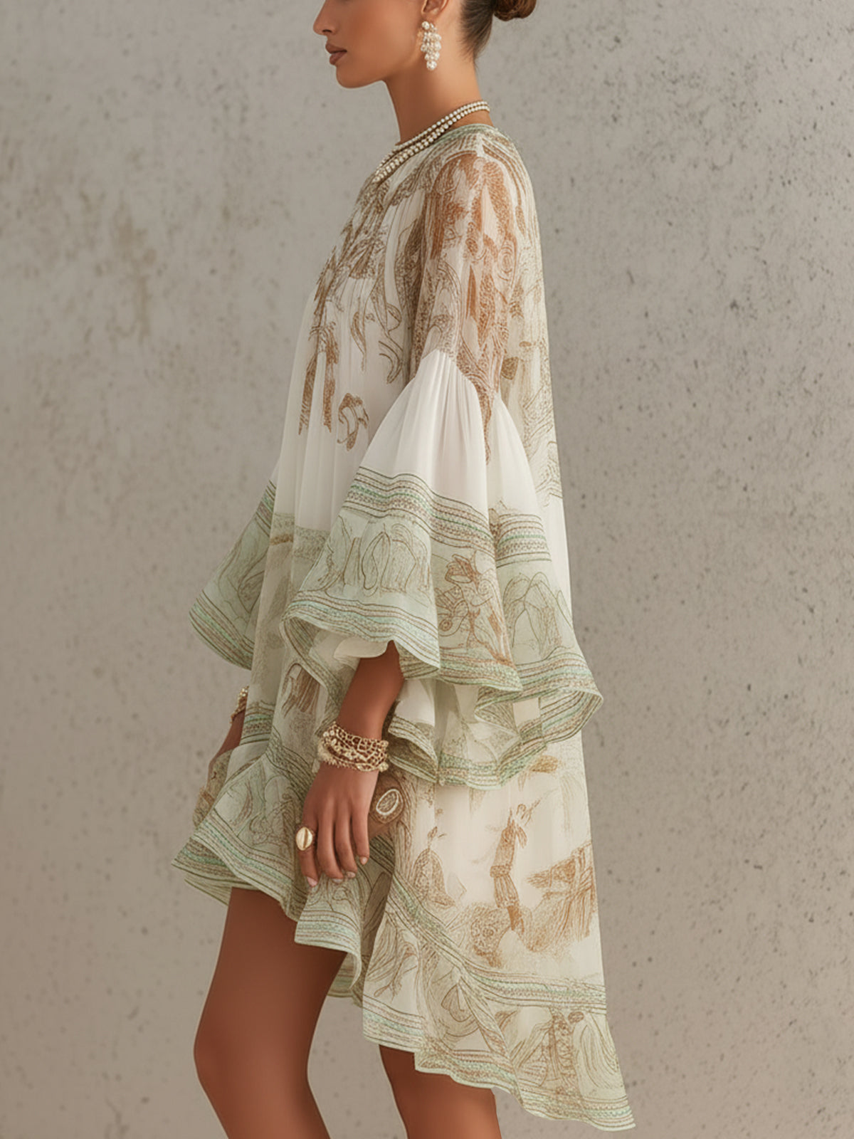 Rosalie | Grünes Chiffon-Mini-Kleid mit Volantärmeln und gestreiftem Saum