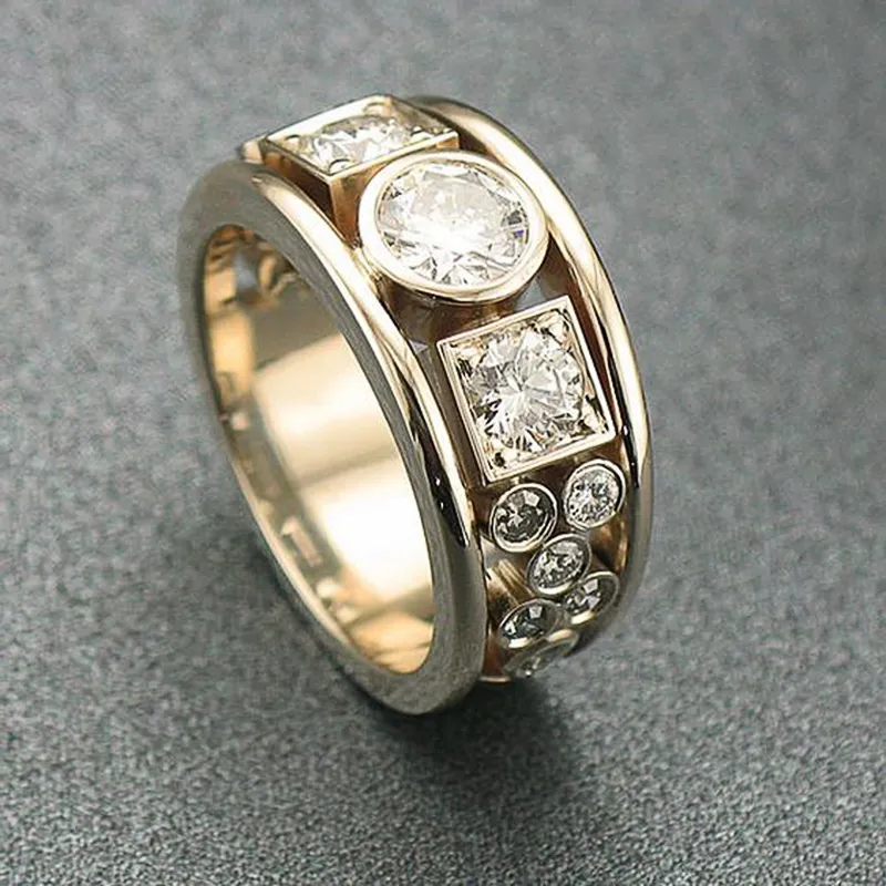 Goldener Vintage-Ring mit Zirkonia