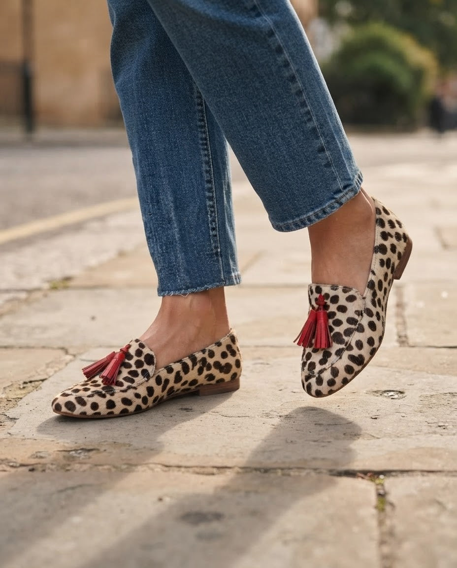 Aurielle™ - Elegante Halbschuhe mit roten Quasten