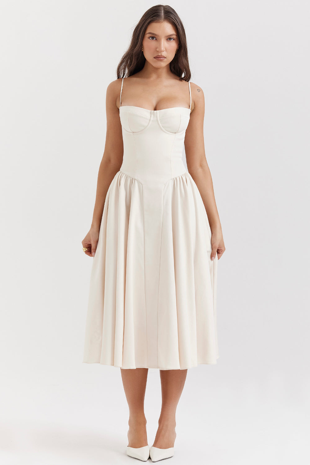 "NOVA | Korsettkleid" can be rewritten as "NOVA | Korsett Dress".