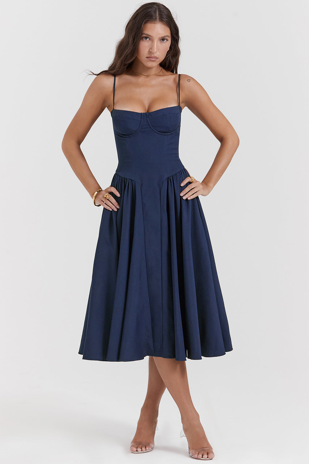 "NOVA | Korsettkleid" can be rewritten as "NOVA | Korsett Dress".
